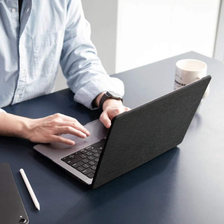 Osłona SPIGEN MacBook Pro 16'' 2021-2023 Urban Fit